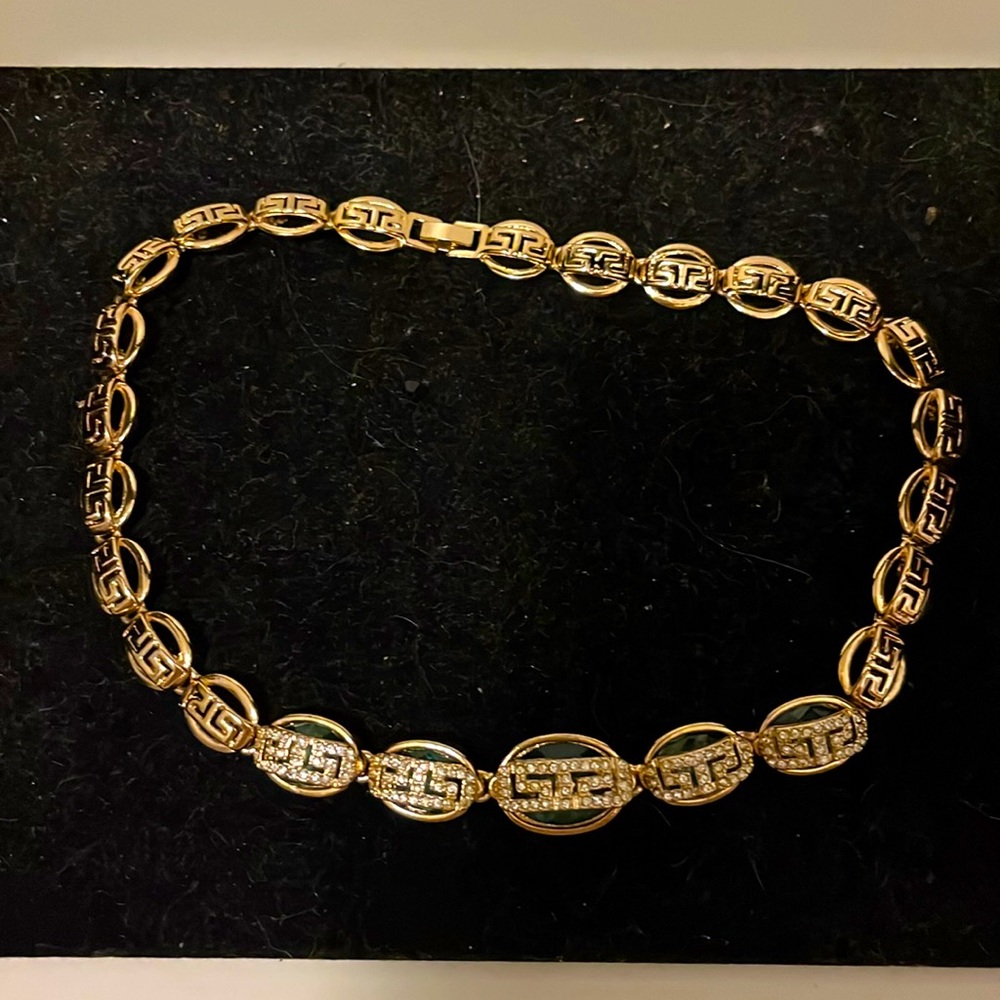 CRYSTAL DISC AND 18K GOLD PLATED LINK NECKLACE